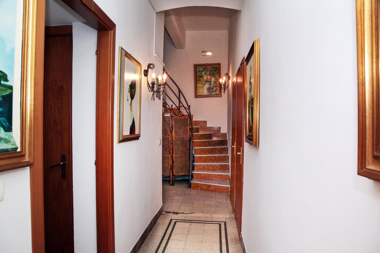 Crispi Rooms Катания Екстериор снимка