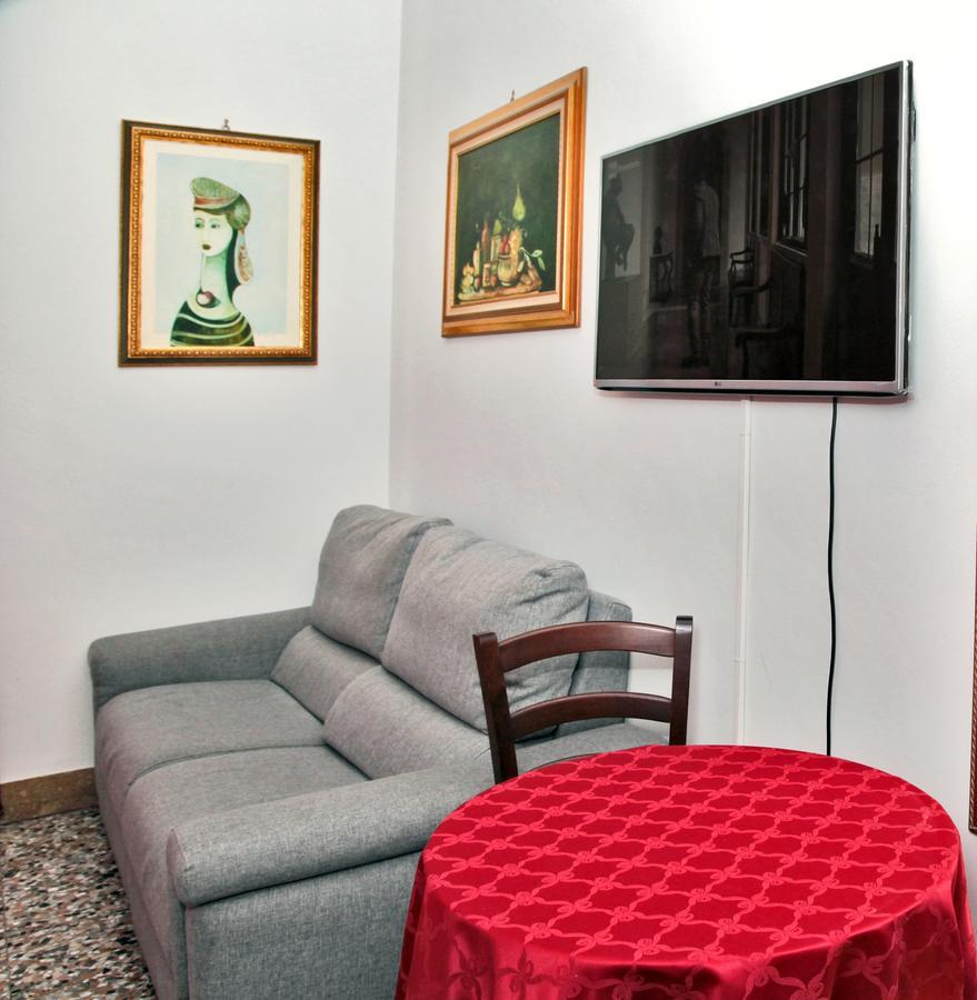 Crispi Rooms Катания Екстериор снимка